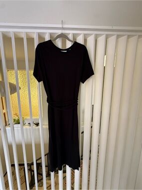 Vince Black T-shirt Material Dress with Waist Tie